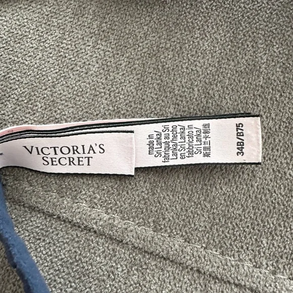 Victoria’s Secret and Pink Bras - Picture 10 of 14